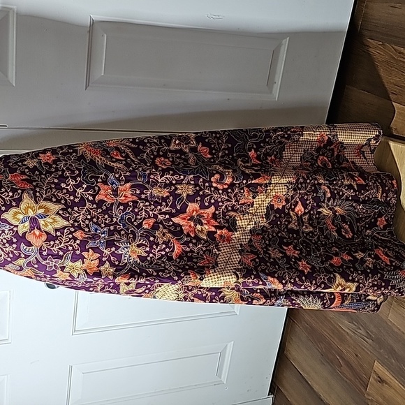 Hand-made wrap skirt. Peasant style. Beautiful colors. BOHO, 70's vibe. OS - Picture 4 of 7